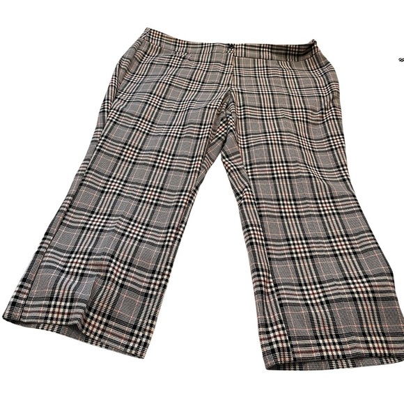 Le Chateau Slim Fit Leg-Sits below Belly button - Size 20W-Pull on pants-NWT - Picture 9 of 13